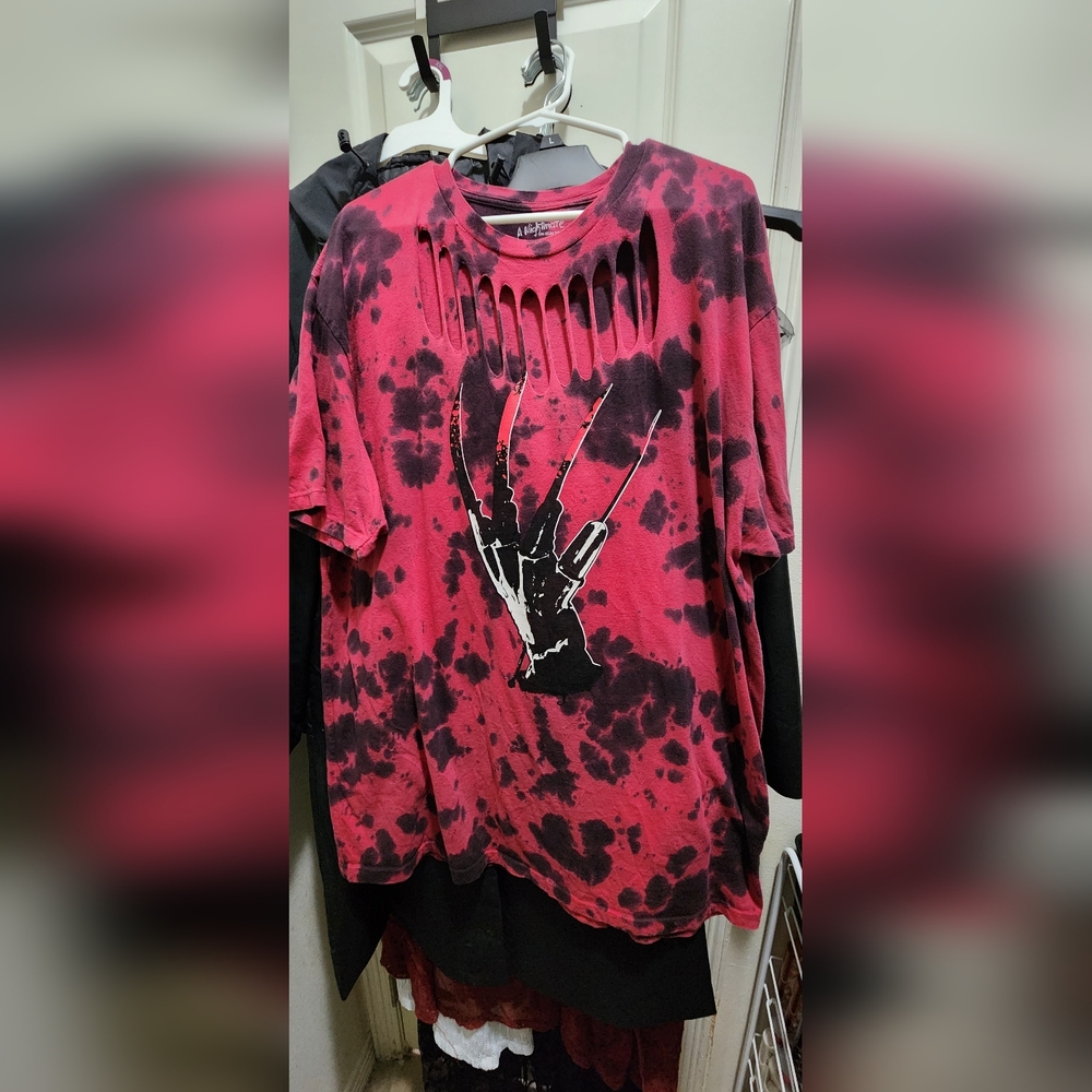 Red and Black Tie-Dye Graphic T-Shirt